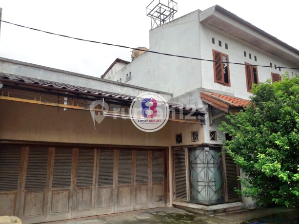 Rumah Ada Kos2an Dekat Jalan Raya Jl Kesehatan Bintaro Jakarta Selatan