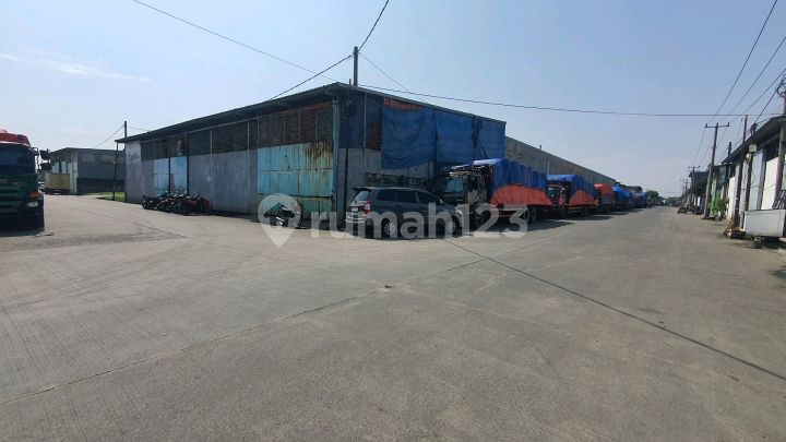 Cheap Warehouse Kosambi Tangerang Ready to Use Corner Container Access