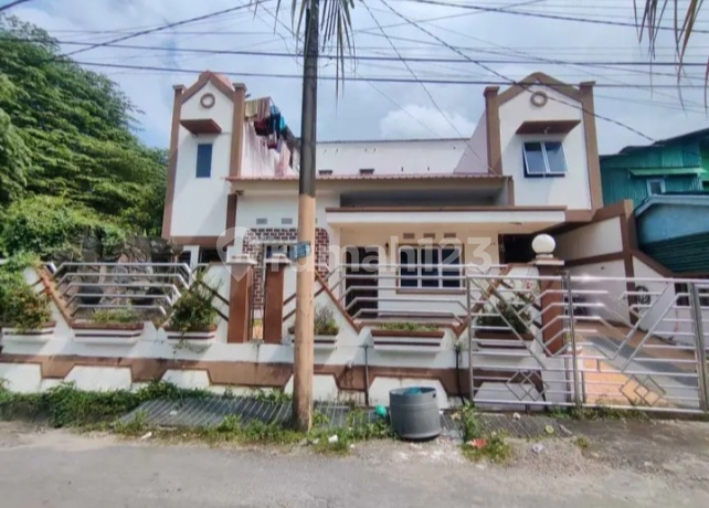 Dijual Rumah Kost2 an Tanah 200m2, 3 Lantai Baloi Centre Full Renovasi Dekat Grand Mall