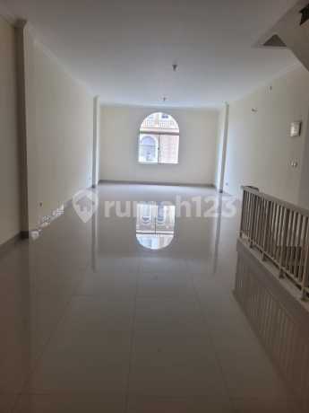 Rukan Food City Green Lake City , 3 Lantai , Lokasi Jakarta Barat