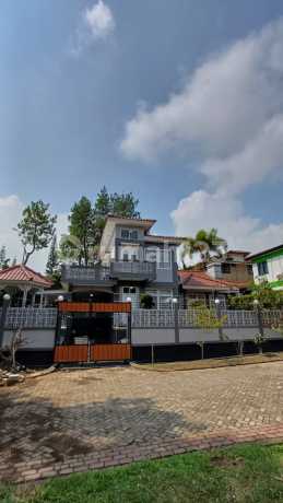 Villa 2 Lantai Bagus Siap Huni di Villa Kota Bunga