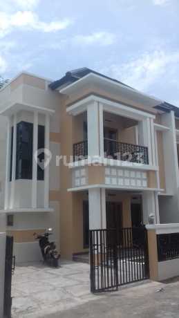 Rumah Mewah 2 Lantai Perum Metro Harmony Wedomartani Sleman Yogyakarta
