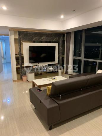 Disewakan Hillcrest House Apartment Type 4 Bedroom Full Furnished Disewakan Hillcrest House Apartment Type 4 Bedroom Full Furnished