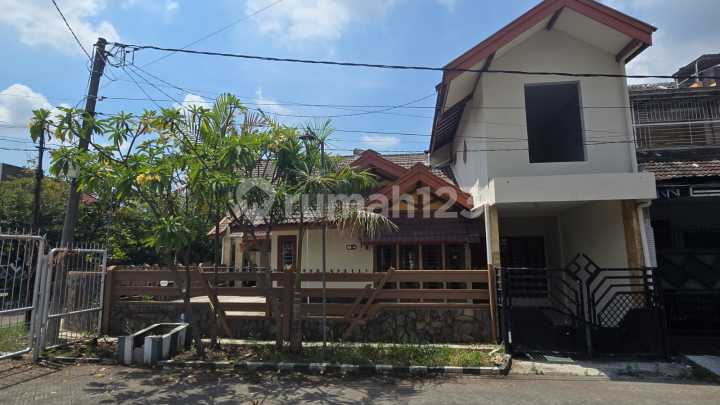 For Sale, 2-Story Hook House in Strategic Location at Taman Pinang Indah, Sidoarjo For Sale, 2-Story Hook House in Strategic Location at Taman Pinang Indah, Sidoarjo