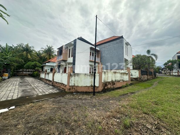 Rumah Hook 2Lantai di Perum Panji Executif, Desa Panji, Kec. Sukasada, Kab. Buleleng