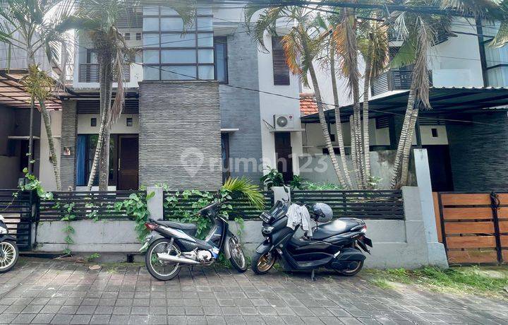 Rumah One Gate System Di Bali Arum, Kerobokan – Perlu Renovasihunian Ini Berada Di Kawasan Perumahan One Gate System Yang Tenang Dan Nyaman Di Bali Arum