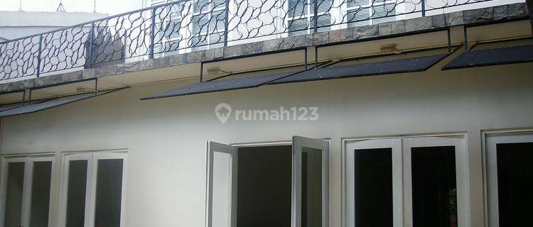 Nice House Quiet And Secure Area Close To Jis 1