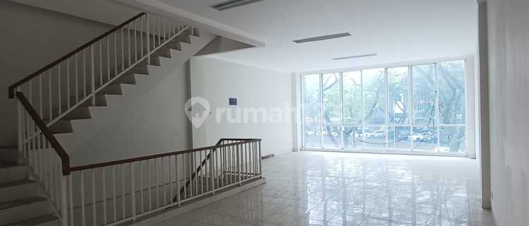 For Rent Shop House Boulevard Bintaro Area 116M2, 3 Floors 1
