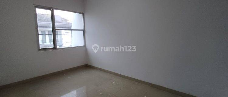 Disewa Rumah Tomang Jl Rawa Kepa Raya, 5Kt, Lt.112m2, Lb.200m2, Jakarta Barat 1