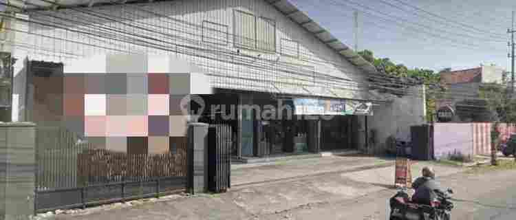 Cool Ready-to-Use Shop House Madiun 1