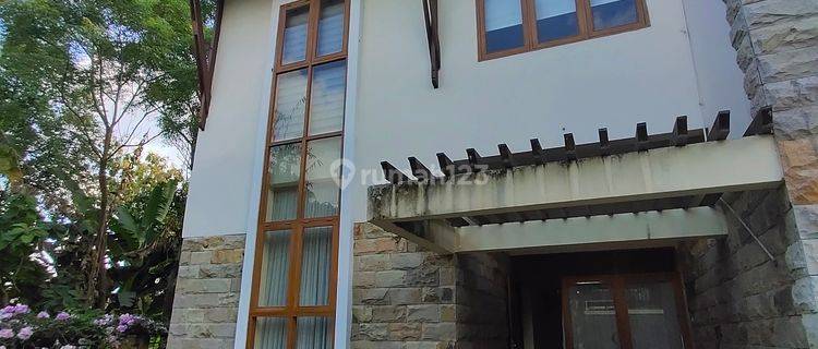 RUMAH HALAMAN LUAS FURNISHED MAGUWOHARJO JOGJA 1