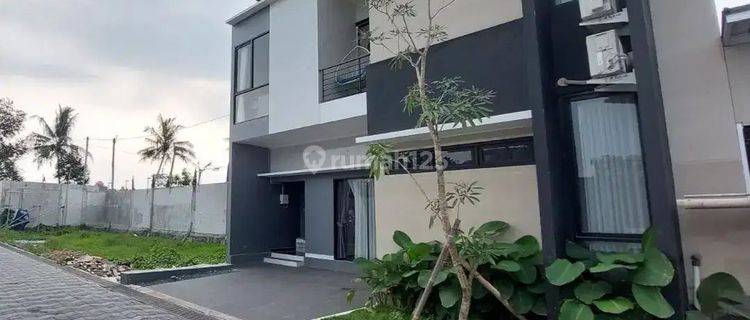 RUMAH DLM PERUMAHAN DKT RUMAH SAKIT UGM 1