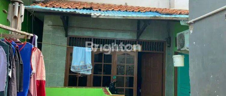 Rumah  Harga Menarik di belakang Mall Margo City Depok 1