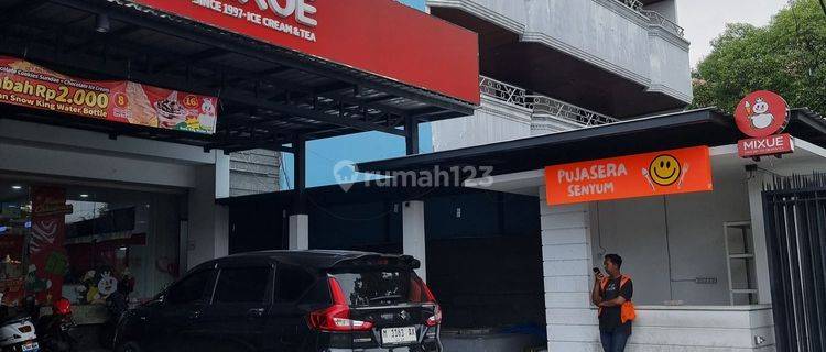 Eks Showroom mewah lokasi dii pusat kota Surabaya 1