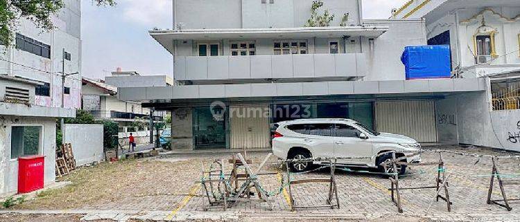 Gedung Mini Building Rumah Sakit di Pasar Baru Sawah Besar 1