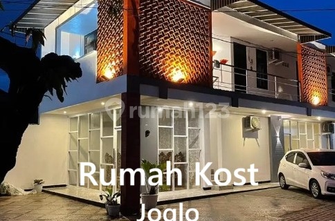 Nice Boarding House 8 Rooms Full Land Count in Joglo, West Jakarta 1