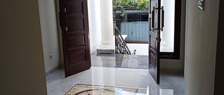 Dijual Murah Rumah Mewah di Cempaka Putih Jakarta Pusat 1