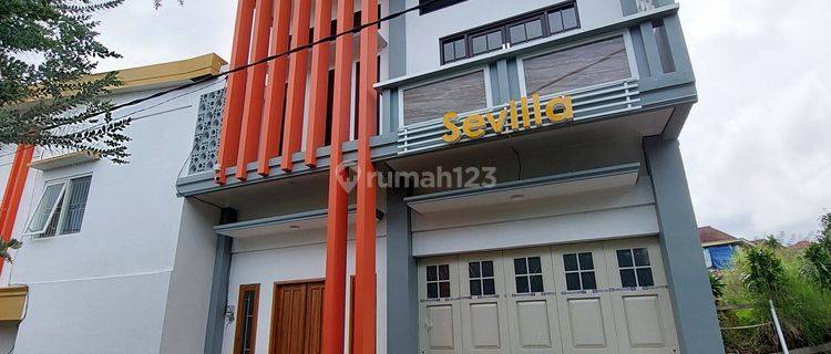 Rumah villa bagus 2 lantai depan wisata petik apel batu 1