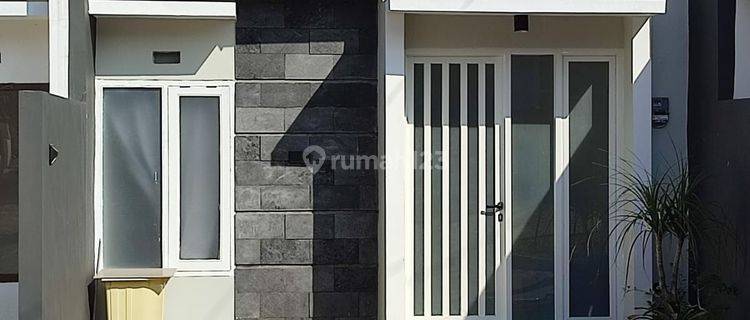 Dijual rumah baru shm lokasi strategis poros jalan tajinan tlogowaru malang 1