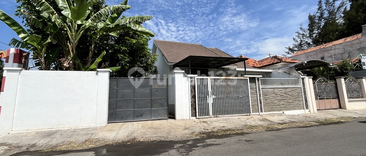 Ready-to-Occupy House in Dringu Probolinggo Near the Town Square, CGV, TWSI 1