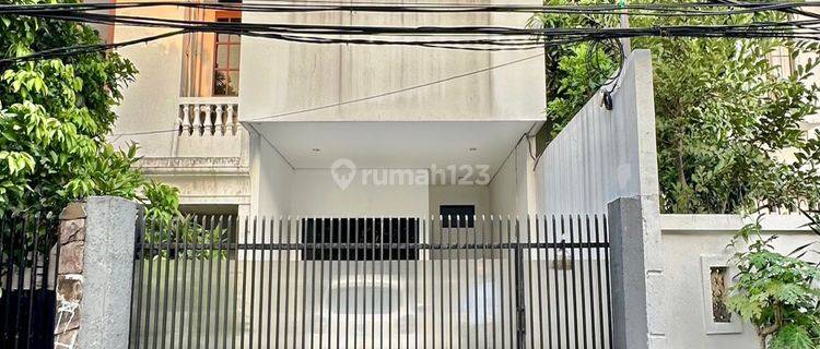 Rumah Bergaya Industrial Di Dalam Komplek Mampang Prapatan 1