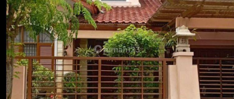 Rumah secondary kokoh, bagus siap huni di dalam komplek Bintaro Jaya sektor 2, lingkungan sangat nyaman dan aman, bebas banjir, lokasi sangat strategis, dekat ke Bintaro Mall, dekat Pintu Toll Bintaro, dekat ke Stasiun kereta api Pondok Ranji...(Rey) 1