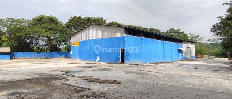 Gudang siap pakai di pinggir jalan cisauk  1