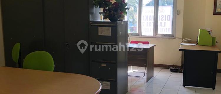 Ruko siap pakai di lantai 2 depan summarecon mall serpong 1