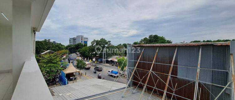 Ruko Siap Pakai Pinggir Jalan Raya Lokasi Strategis Dekat Tol, Kramat Jati Jakarta Timur. 1