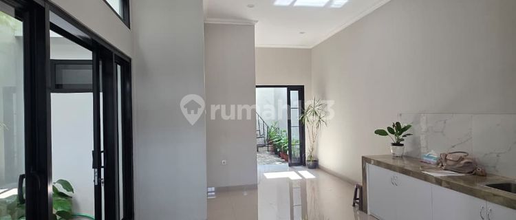 Rumah Baru Siap Huni 2 Lantai Harga Best Price Kualitas Premium Lokasi Dekat Tol di Cinere Depok 1