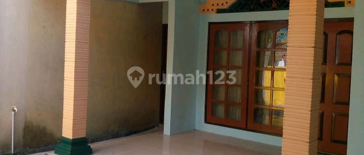 Rumah Pusat Kota Deket Alun-alun Purbalingga 5 Kamar Tidur 1