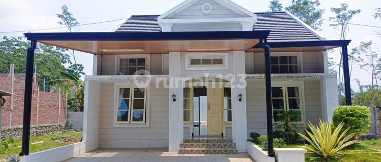 Dikontrakkan Rumah Mewah Full Furnished Pusat Kota 1
