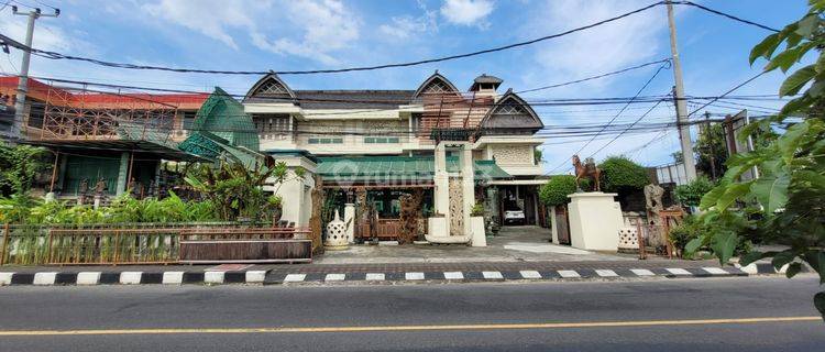 Commercial Building for Sale on Jalan Raya Batubulan 1