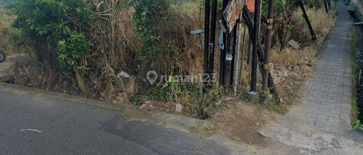 Dijual Tanah Komersil Lokasi di Jalan Utama Astasura Denpasar 1