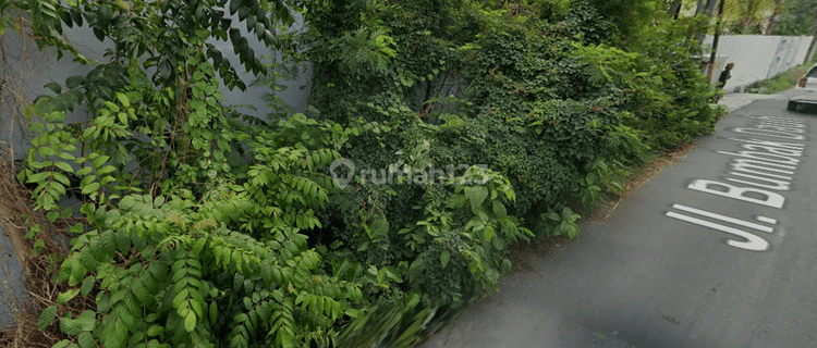 Land for Sale in Hotel Villa Environment in Bumbak Dauh Umalas 1