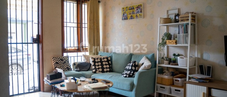 Minimalist House in Top Regency Complex, Kopo, Bandung 1