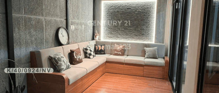 Rumah 2 Lantai Full Furnished Di Kota Baru Parahyangan, Bandung 1