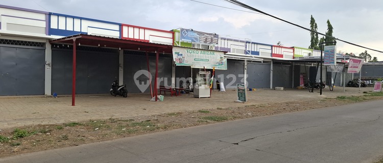For Sale: Roadside Shop House Near Uin Samata Campus 1