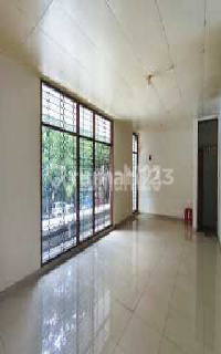 Strategic 2-Story Shop House on Ramdan Main Road Bandung 1