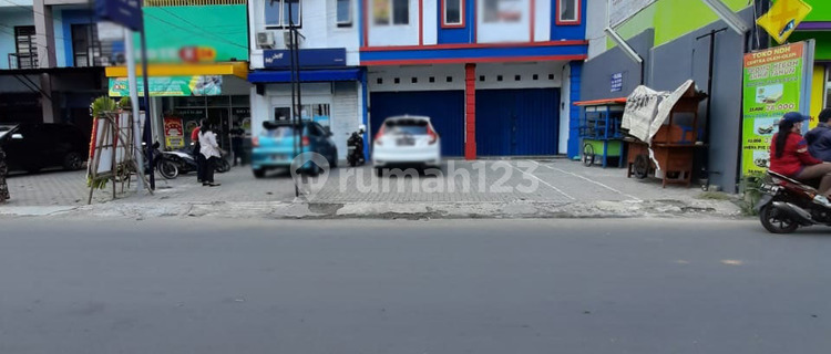 Ready-to-Use Shop House with Strategic Location by the Main Road @Pondok Betung 1