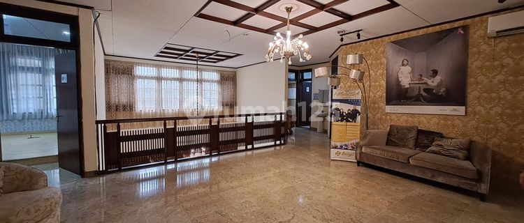 House suitable for business and office 1