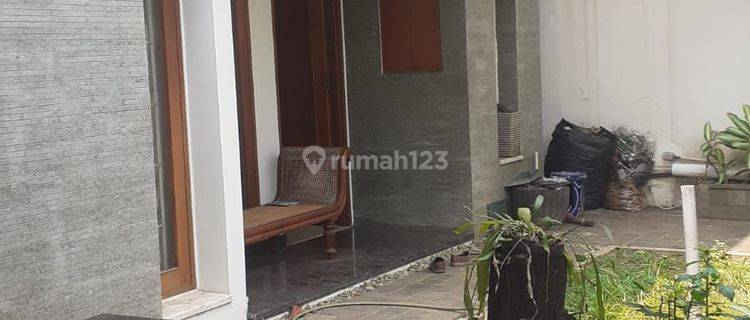 Rumah Furnished  Untuk Tinggal Di Blok M 1