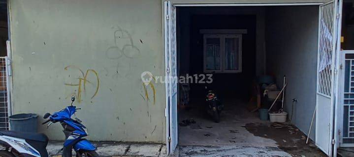 Dijual Rumah 1,5 Lantai Siap Huni di Taman Royal 3 1