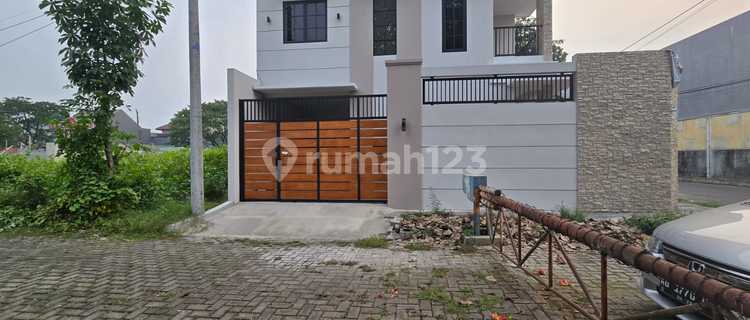 Ready-to-Use House in Solo Baru Area 1