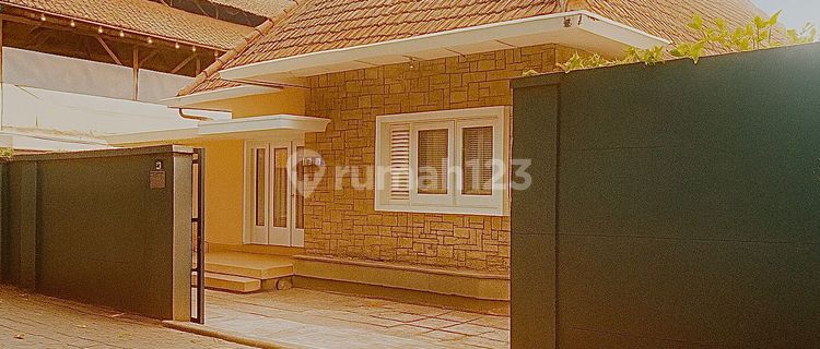 Well-Maintained Old House in the Center of Solo City 1