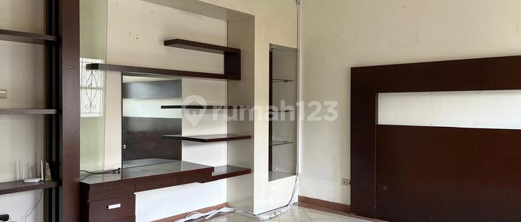 Disewakan Rumah Semi Furnish Di Lengkong 1