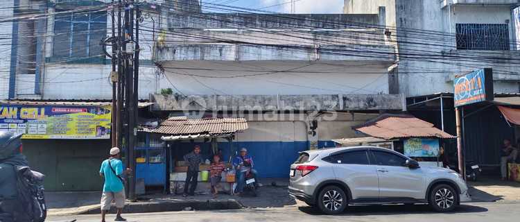 For Rent 3-Story Shop House in the Center of Tasikmalaya City, Quite Busy and Strategic. Very Good for Shops, Offices, etc. 1