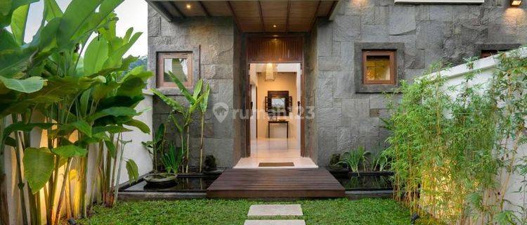 FREEHOLD 
For sale 2nd floor villa 
Location Jl Suweta ubud FBP04 1