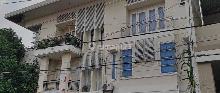 Rumah di Manyar Tirtomoyo 3 Lantai HGB Bagus Timur 1