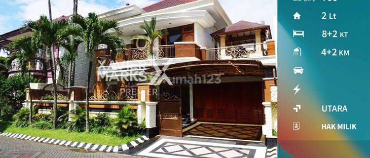 Rumah Mewah di Istana Dieng Kota Malang Carport Luas 1